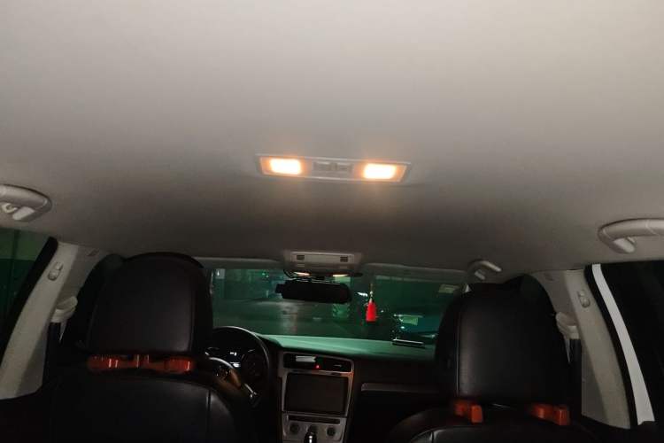 Used Volkswagen Golf 2014 1.6L Automatic Fashion Model Headliner