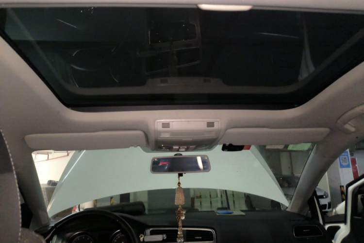Used Volkswagen Golf 2014 1.6L Automatic Comfort Model Headliner