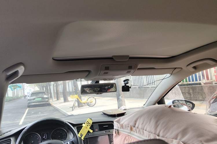 Used Volkswagen Golf 2014 1.4TSI Automatic Comfort Model Headliner