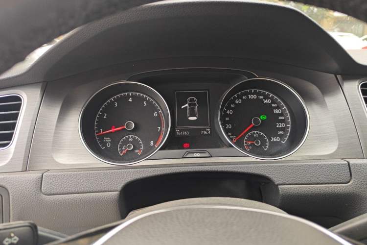 Used Volkswagen Golf 2014 1.6L Automatic Comfort Model Instrument Cluster