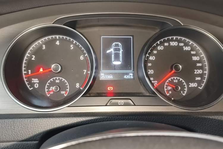 Used Volkswagen Golf 2014 1.4TSI Automatic Luxury Model Instrument Cluster