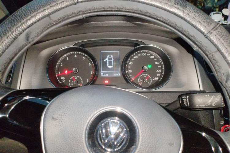 Used Volkswagen Golf 2014 1.4TSI Automatic Comfort Model Instrument Cluster