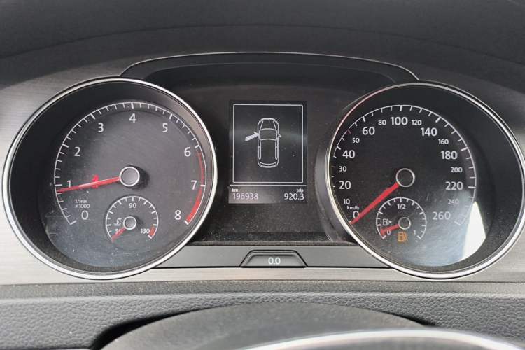 Used Volkswagen Golf 2014 1.6L Automatic Comfort Model Instrument Cluster