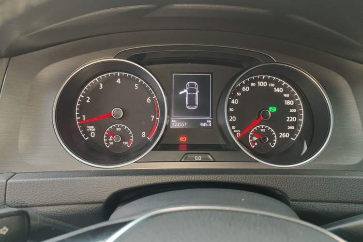 Used Volkswagen Golf 2014 1.4TSI Automatic Comfort Model Instrument Cluster