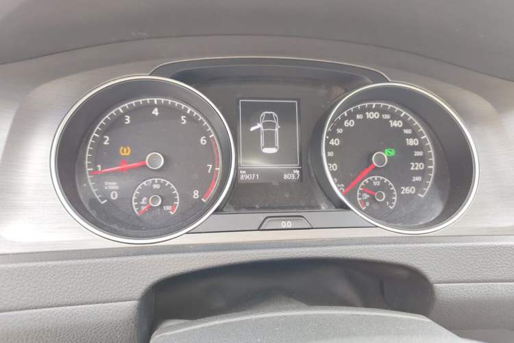 Used Volkswagen Golf 2014 1.4TSI Automatic Luxury Model Instrument Cluster