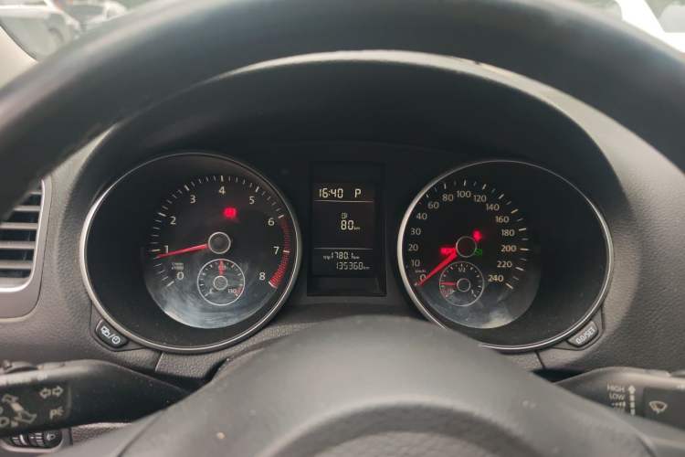 Used Volkswagen Golf 2014 1.6L Automatic Comfort Model Instrument Cluster