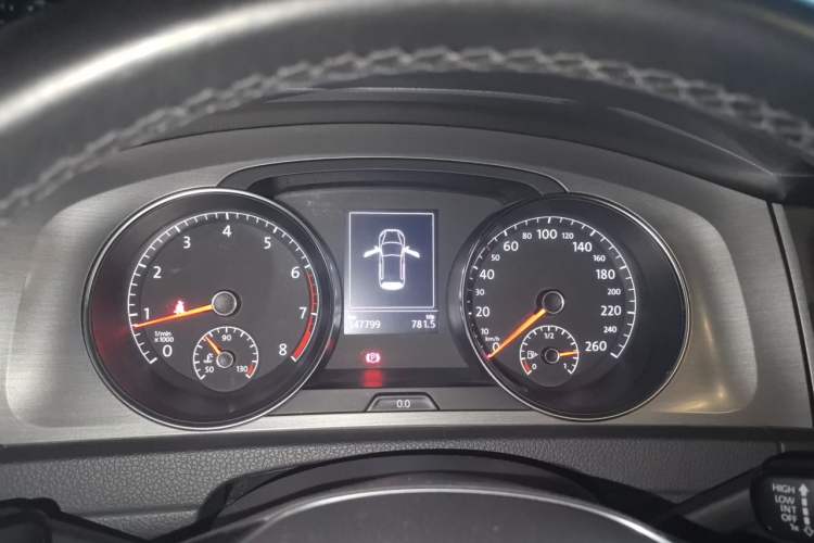 Used Volkswagen Golf 2014 1.4TSI Automatic Luxury Model Instrument Cluster