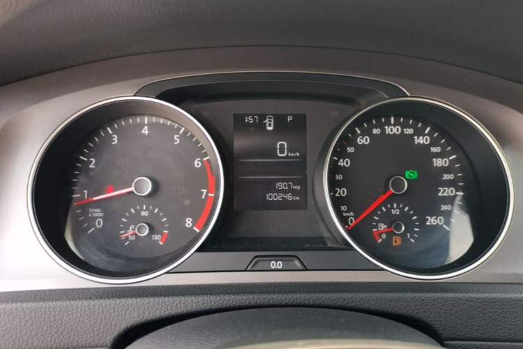Used Volkswagen Golf 2014 1.6L Automatic Fashion Model Instrument Cluster