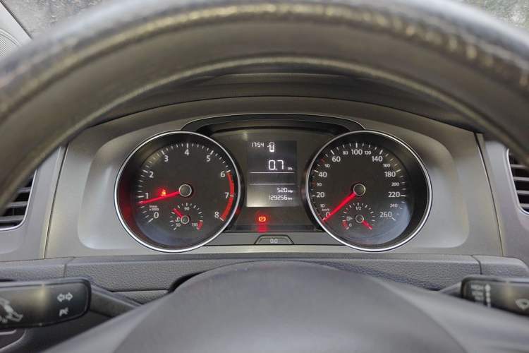Used Volkswagen Golf 2014 1.6L Manual Fashion Edition Instrument Cluster