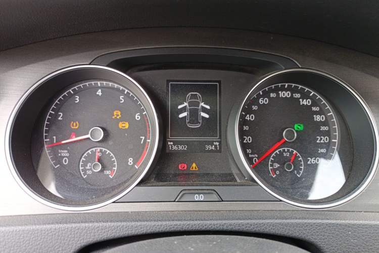 Used Volkswagen Golf 2014 1.6L Automatic Comfort Model Instrument Cluster