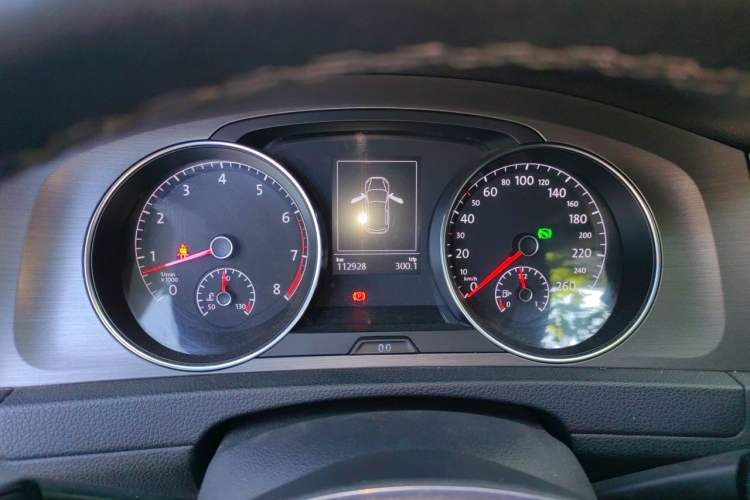 Used Volkswagen Golf 2014 1.4TSI Automatic Comfort Model Instrument Cluster