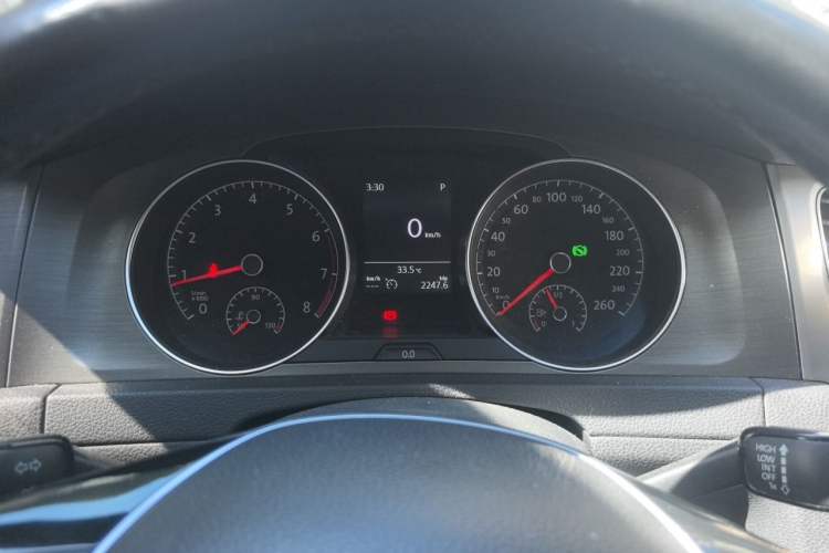 Used Volkswagen Golf 2014 1.4TSI Automatic Luxury Model Instrument Cluster
