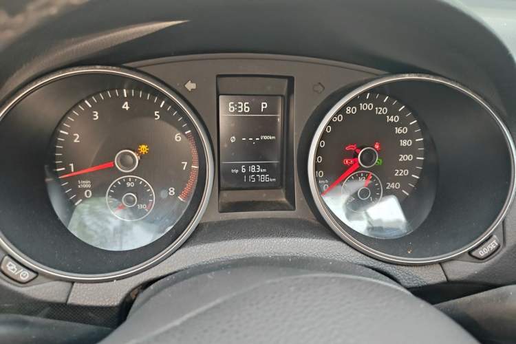 Used Volkswagen Golf 2014 1.6L Automatic Comfort Model Instrument Cluster