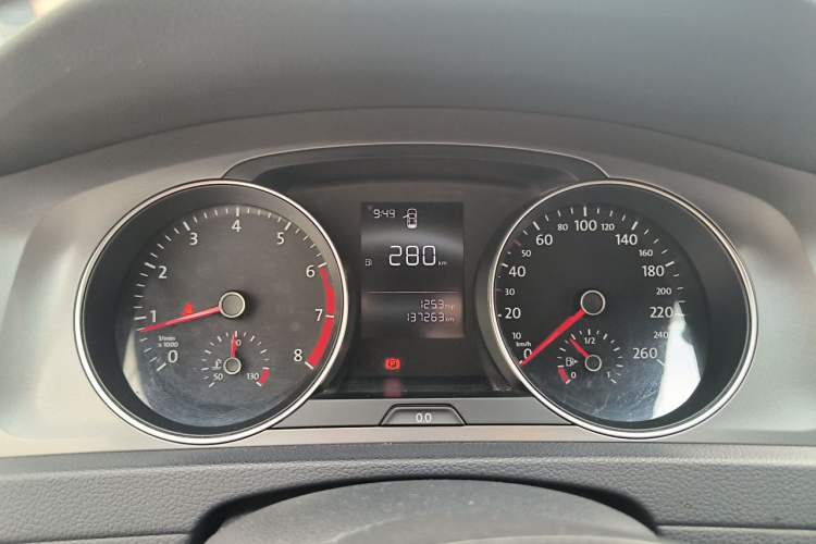 Used Volkswagen Golf 2014 1.6L Manual Fashion Edition Instrument Cluster