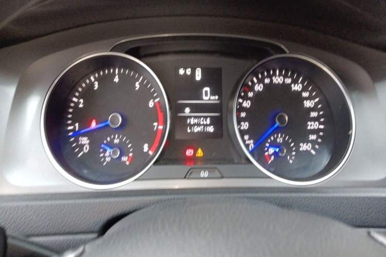 Used Volkswagen Golf 2014 1.6L Manual Fashion Edition Instrument Cluster