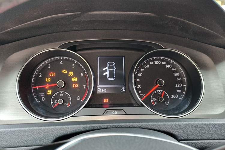 Used Volkswagen Golf 2014 1.4TSI Automatic Luxury Model Instrument Cluster