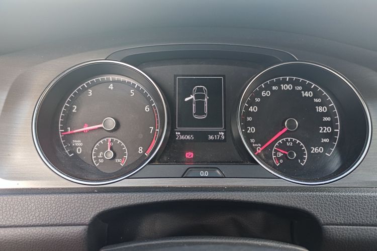 Used Volkswagen Golf 2014 1.4TSI Automatic Luxury Model Instrument Cluster