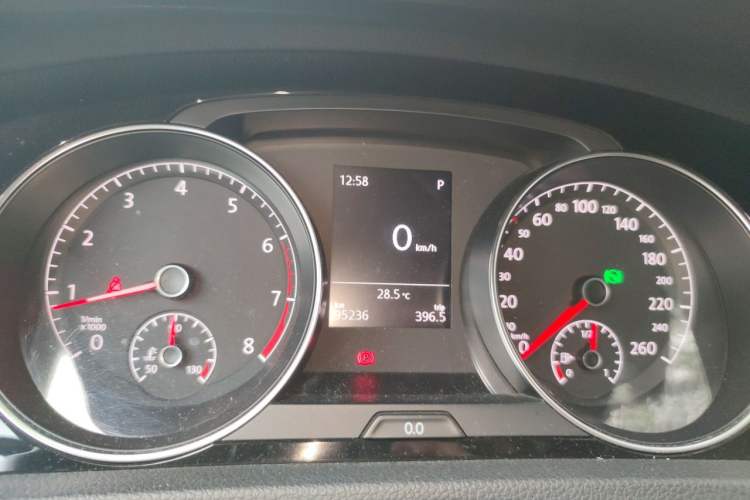 Used Volkswagen Golf 2014 1.4TSI Automatic Flagship Model Instrument Cluster