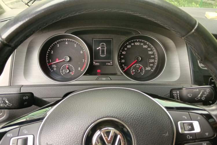 Used Volkswagen Golf 2014 1.4TSI Automatic Luxury Model Instrument Cluster