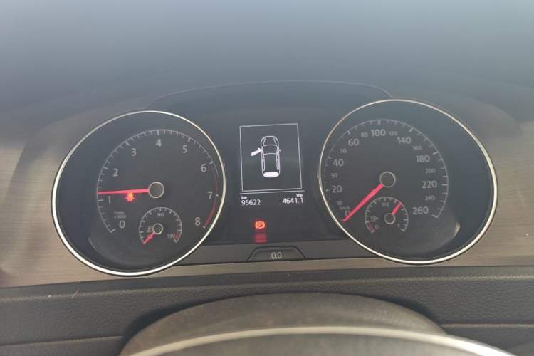 Used Volkswagen Golf 2014 1.4TSI Automatic Comfort Model Instrument Cluster