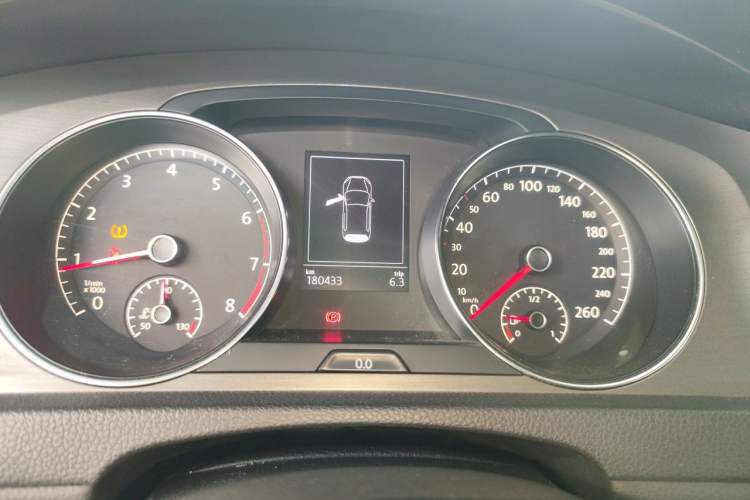 Used Volkswagen Golf 2014 1.4 TSI Manual Comfort Model Instrument Cluster