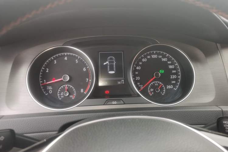 Used Volkswagen Golf 2014 1.4TSI Automatic Comfort Model Instrument Cluster