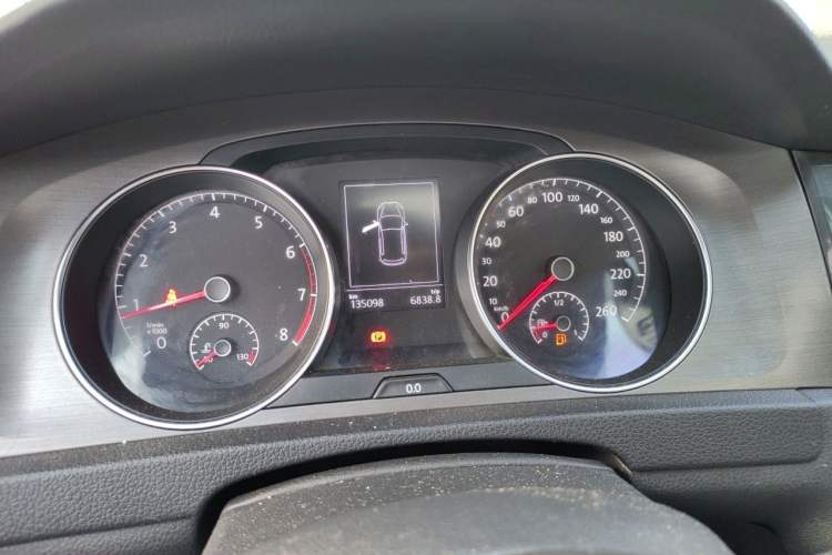 Used Volkswagen Golf 2014 1.4 TSI Manual Comfort Model Instrument Cluster