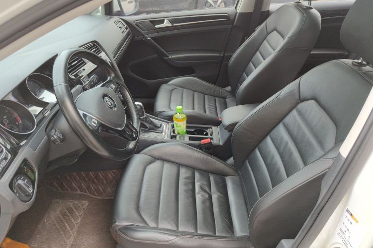 Used Volkswagen Golf 2014 1.4TSI Luxury Travel Edition Interior 1
