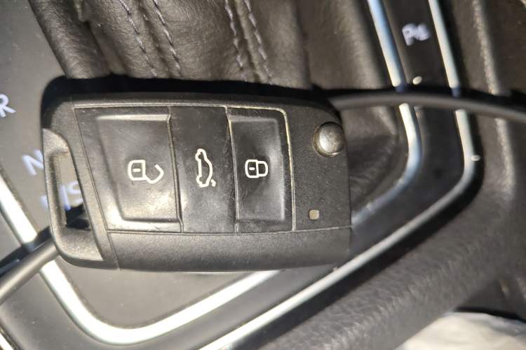 Used Volkswagen Golf 2014 1.4TSI Automatic Flagship Model Interior 1