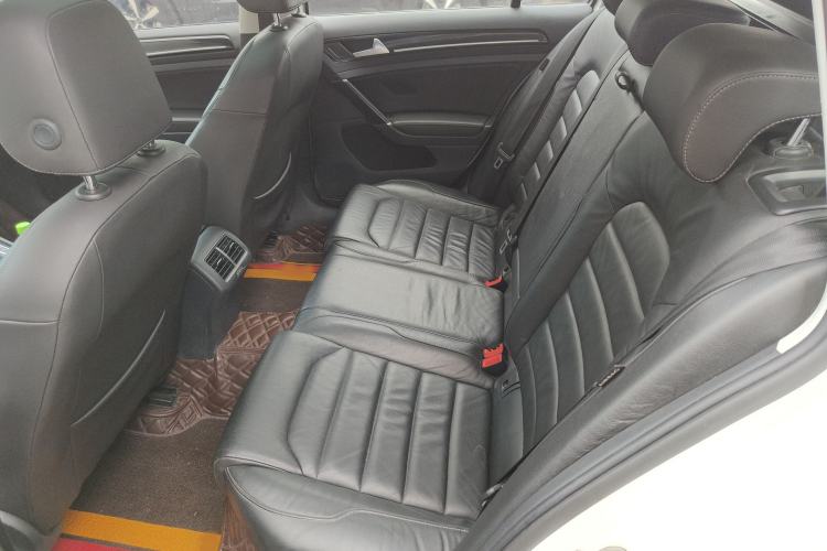 Used Volkswagen Golf 2014 1.4TSI Luxury Travel Edition Interior 2