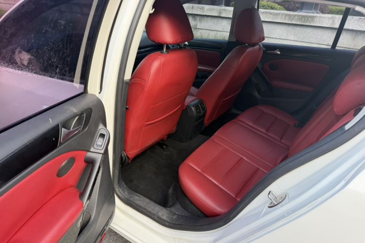 Used Volkswagen Golf 2014 1.6L Automatic Comfort Model Interior 2