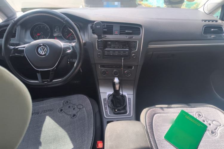 Used Volkswagen Golf 2014 1.4TSI Automatic Comfort Model Interior 2