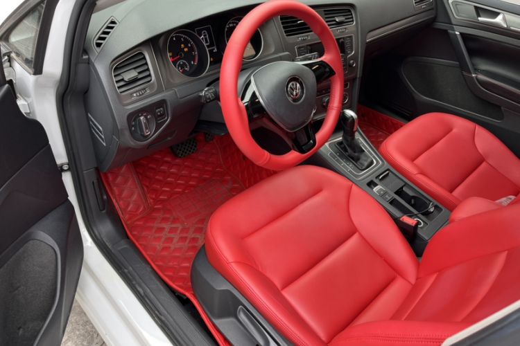 Used Volkswagen Golf 2014 1.6L Automatic Comfort Model Interior 3