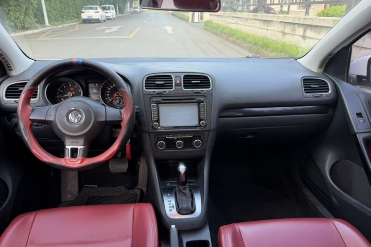 Used Volkswagen Golf 2014 1.6L Automatic Comfort Model Interior 3