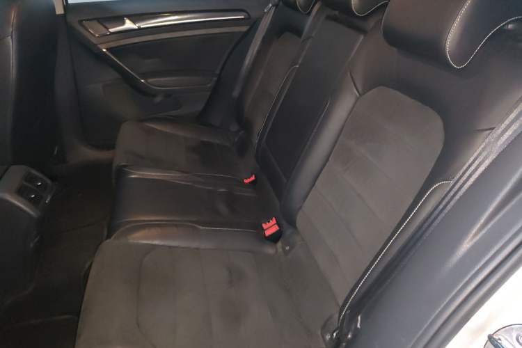 Used Volkswagen Golf 2014 1.4TSI Automatic Flagship Model Interior 4
