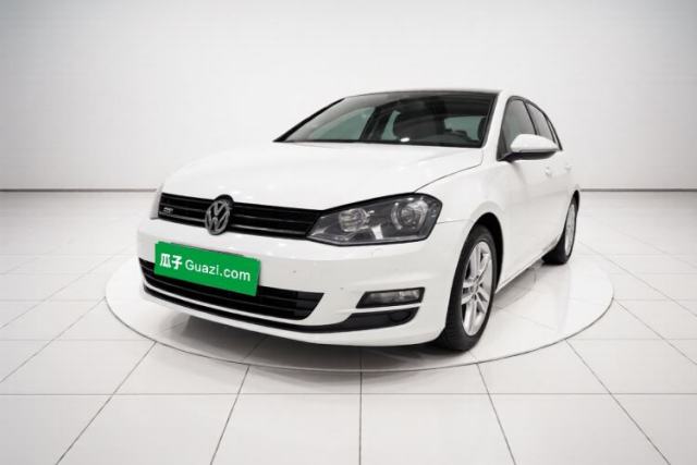 Ojetý Volkswagen Golf 2014 1.4TSI Automatic Luxury Model