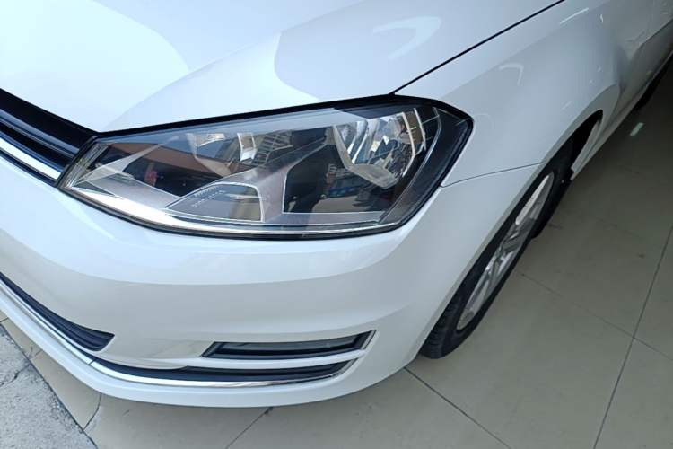 Used Volkswagen Golf 2014 1.4TSI Automatic Luxury Model Left Front Headlight