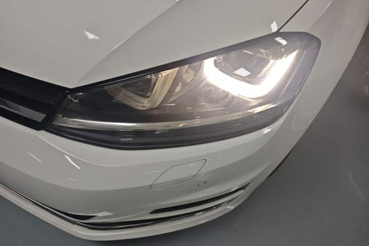 Used Volkswagen Golf 2014 1.4TSI Luxury Travel Edition Left Front Headlight