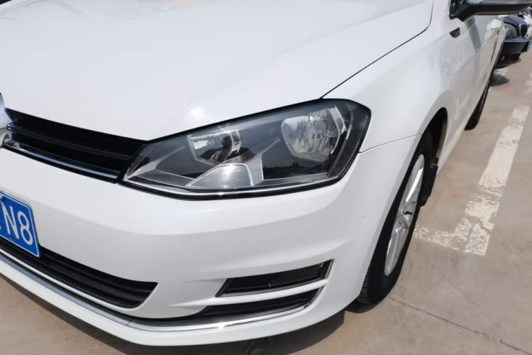 Used Volkswagen Golf 2014 1.6L Automatic Fashion Model Left Front Headlight