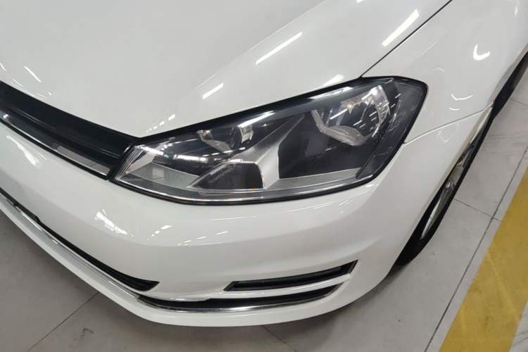 Used Volkswagen Golf 2014 1.6L Automatic Comfort Model Left Front Headlight