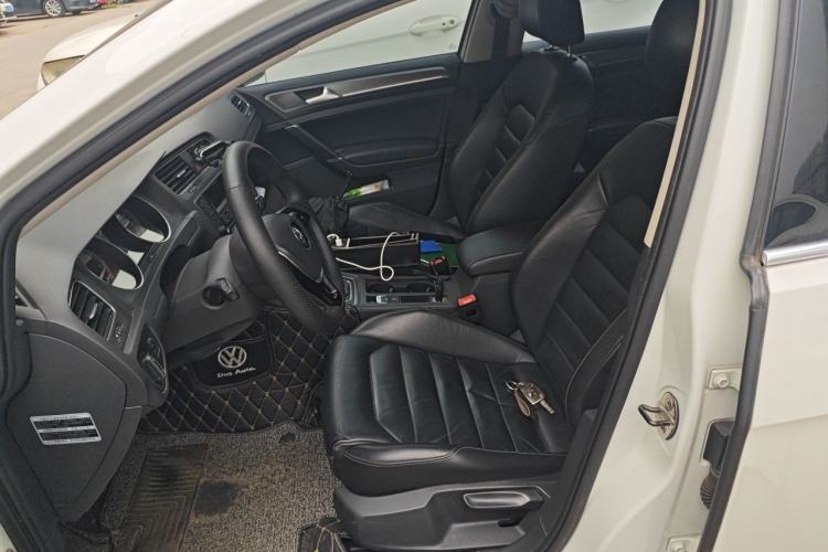 Used Volkswagen Golf 2014 1.6L Automatic Comfort Model Left Front Seat