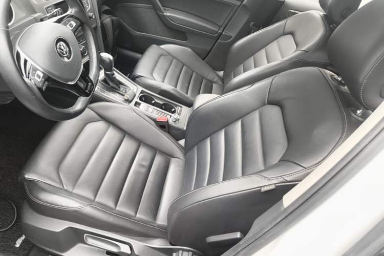 Used Volkswagen Golf 2014 1.4TSI Automatic Luxury Model Left Front Seat