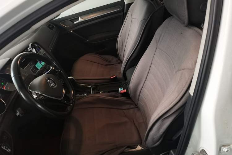 Used Volkswagen Golf 2014 1.6L Automatic Comfort Model Left Front Seat