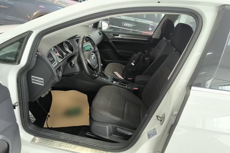 Used Volkswagen Golf 2014 1.4TSI Automatic Comfort Model Left Front Seat