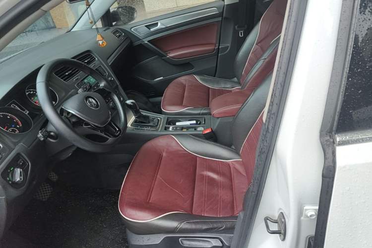 Used Volkswagen Golf 2014 1.4TSI Automatic Comfort Model Left Front Seat