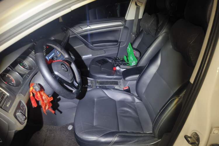 Used Volkswagen Golf 2014 1.4TSI Automatic Comfort Model Left Front Seat