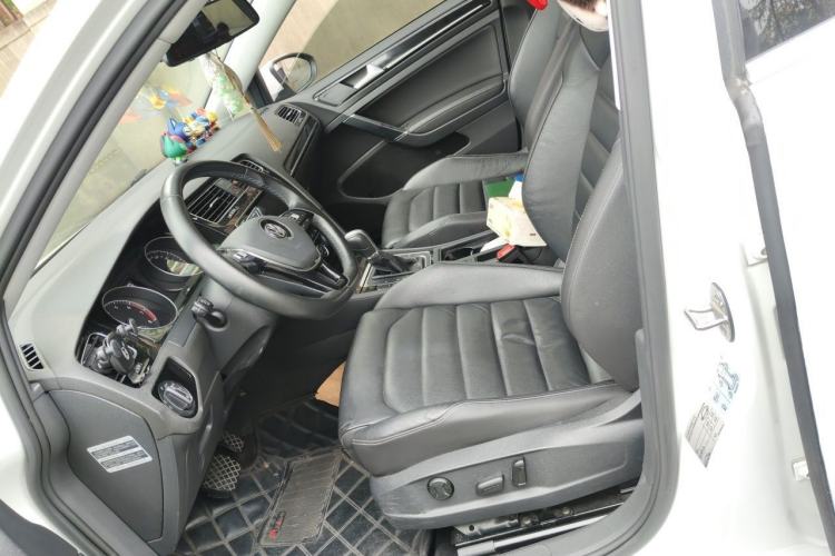 Used Volkswagen Golf 2014 1.4TSI Luxury Travel Edition Left Front Seat