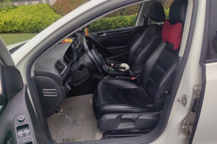 Used Volkswagen Golf 2014 1.6L Automatic Comfort Model Left Front Seat