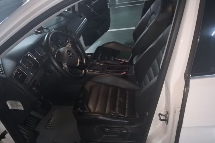 Used Volkswagen Golf 2014 1.4TSI Automatic Luxury Model Left Front Seat