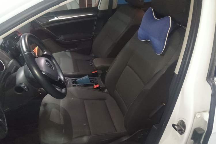Used Volkswagen Golf 2014 1.6L Automatic Fashion Model Left Front Seat